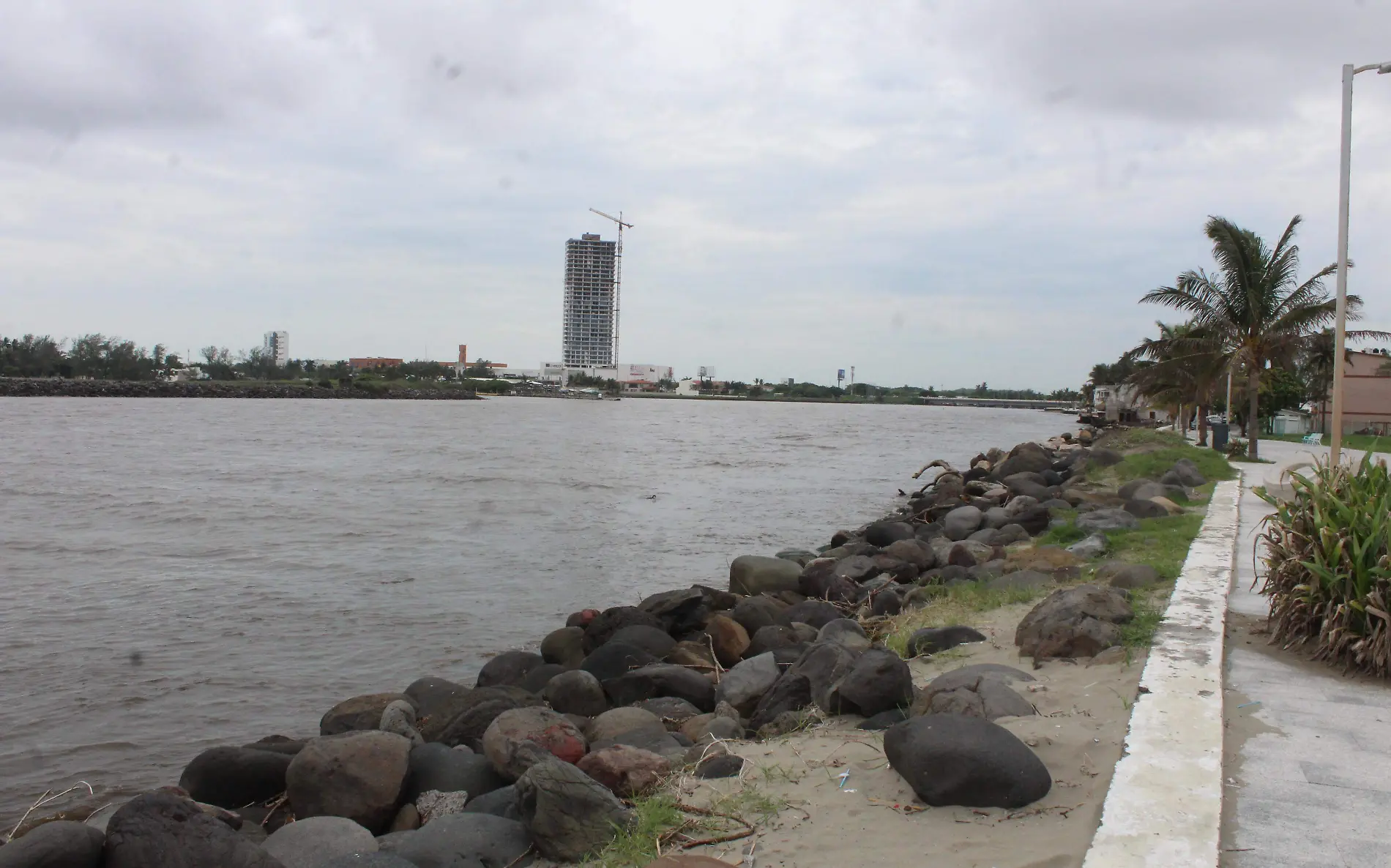 Vista del Río jamapa desde el bulevar de boca del rio